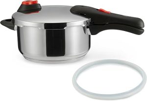 Amazon Basics vs. Hawkins: Pressure Cooker Face-Off